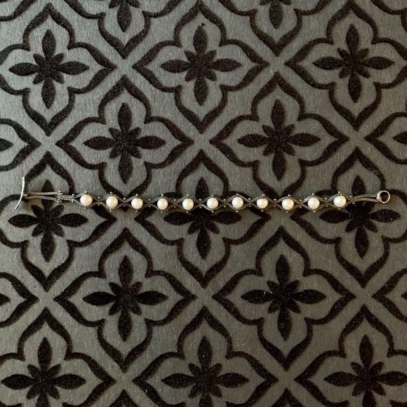 Holiday SALE - 🎄🎄🎄🎄Ten Thousand Things Scallop Silver/Pearl Bracelet - Picture 9 of 9